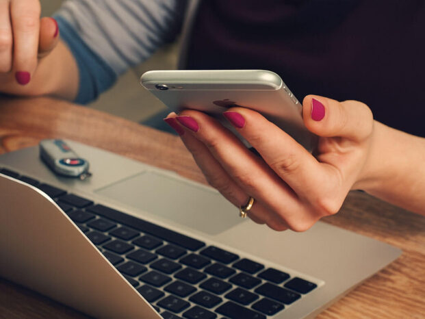 أفضل 10 أدوات لا غنى عنها لعشاق التكنولوجيا في عام 2025